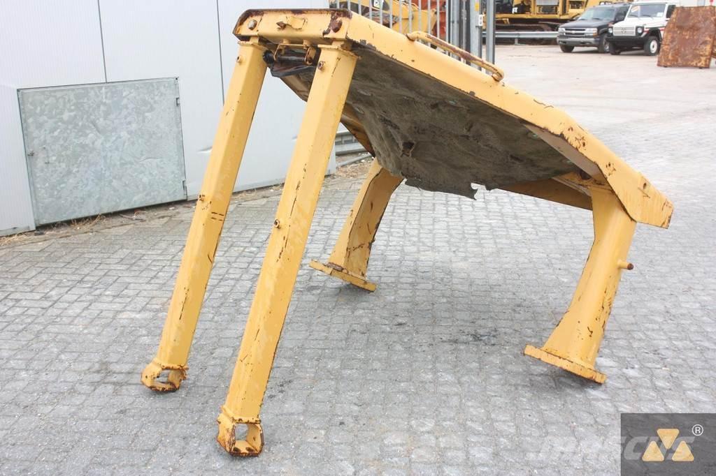 CAT D8N O-rops cab 캐빈 및 인테리어