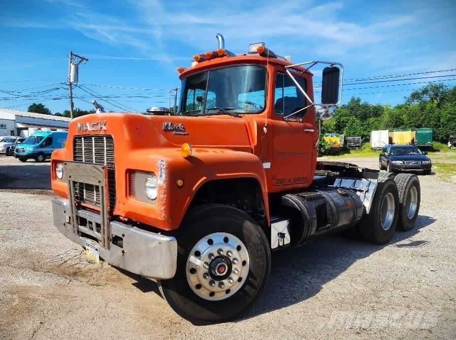 Mack R 688 ST 트랙터 유닛