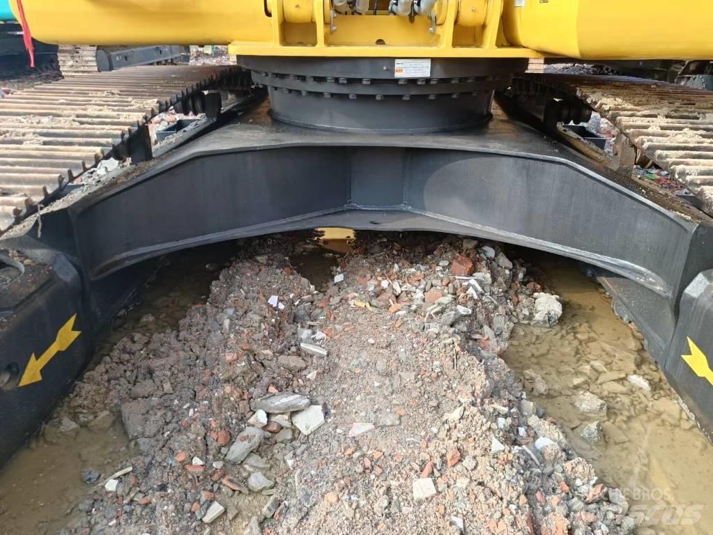 Komatsu PC 200-8 대형 굴삭기 29톤 이상