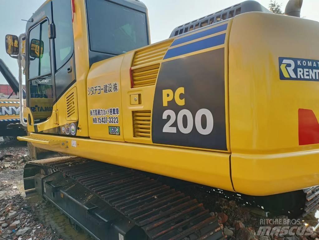 Komatsu PC 200-8 대형 굴삭기 29톤 이상
