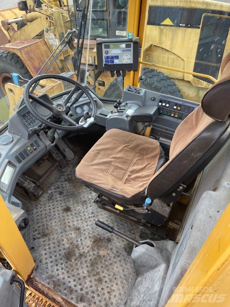 Volvo L90C  휠로우더