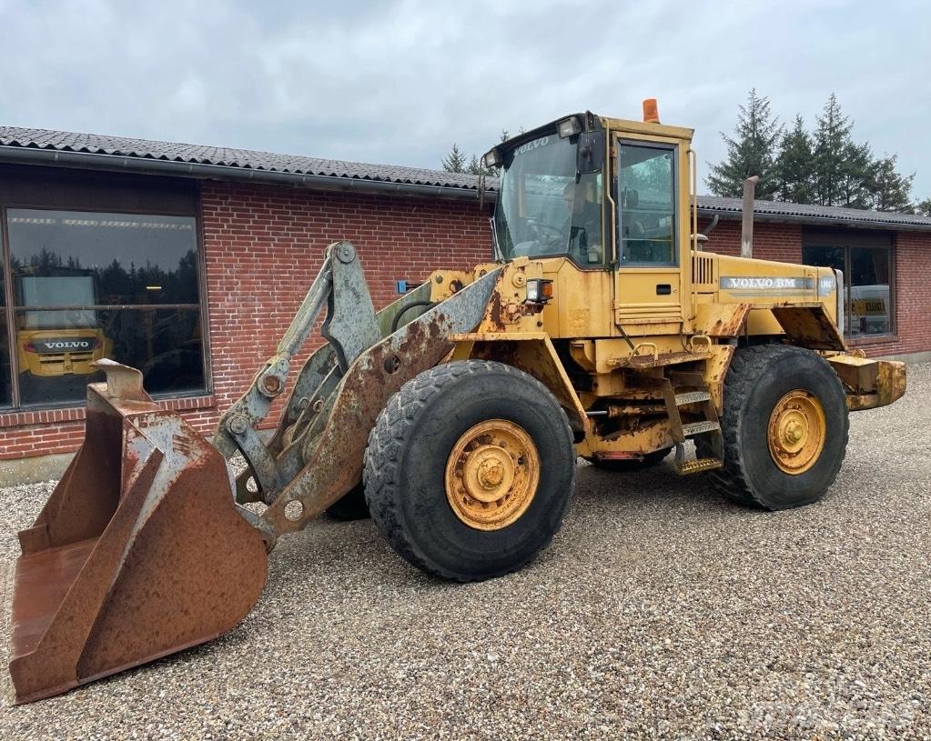 Volvo L90C  휠로우더