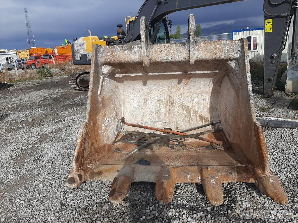 Hitachi ZX 670 LC H 대형 굴삭기 29톤 이상