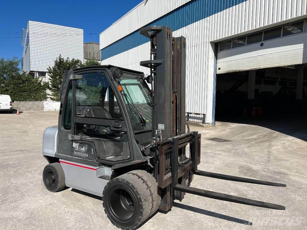 Nissan DX 30 디젤 지게차