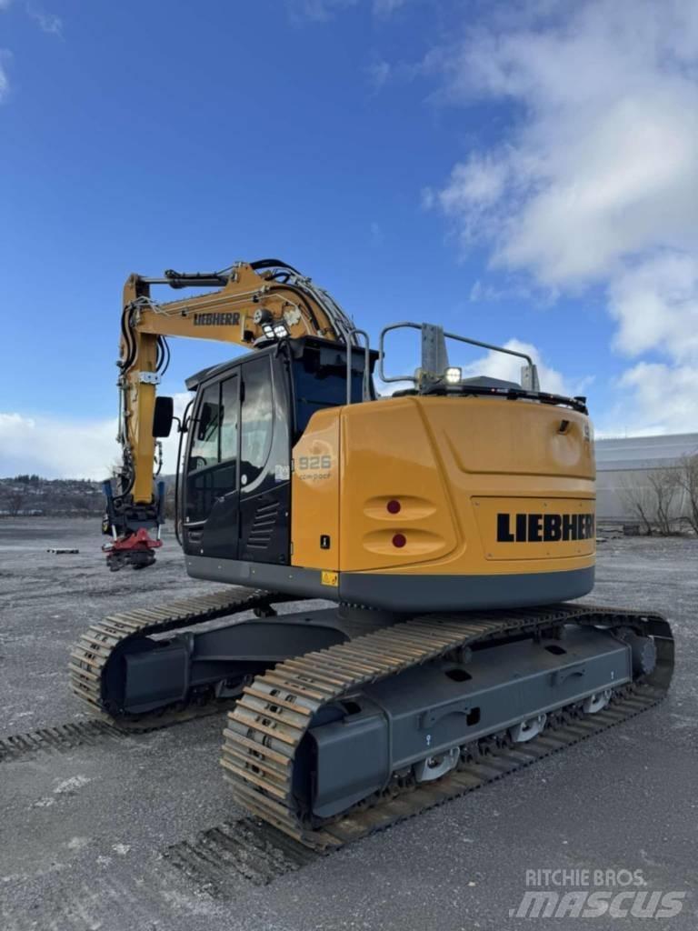 Liebherr 926 대형 굴삭기 29톤 이상