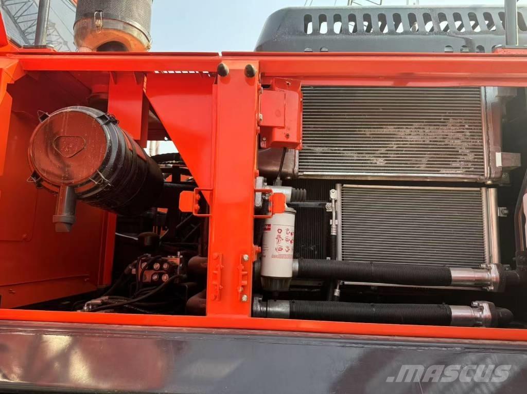 Doosan DX300 대형 굴삭기 29톤 이상