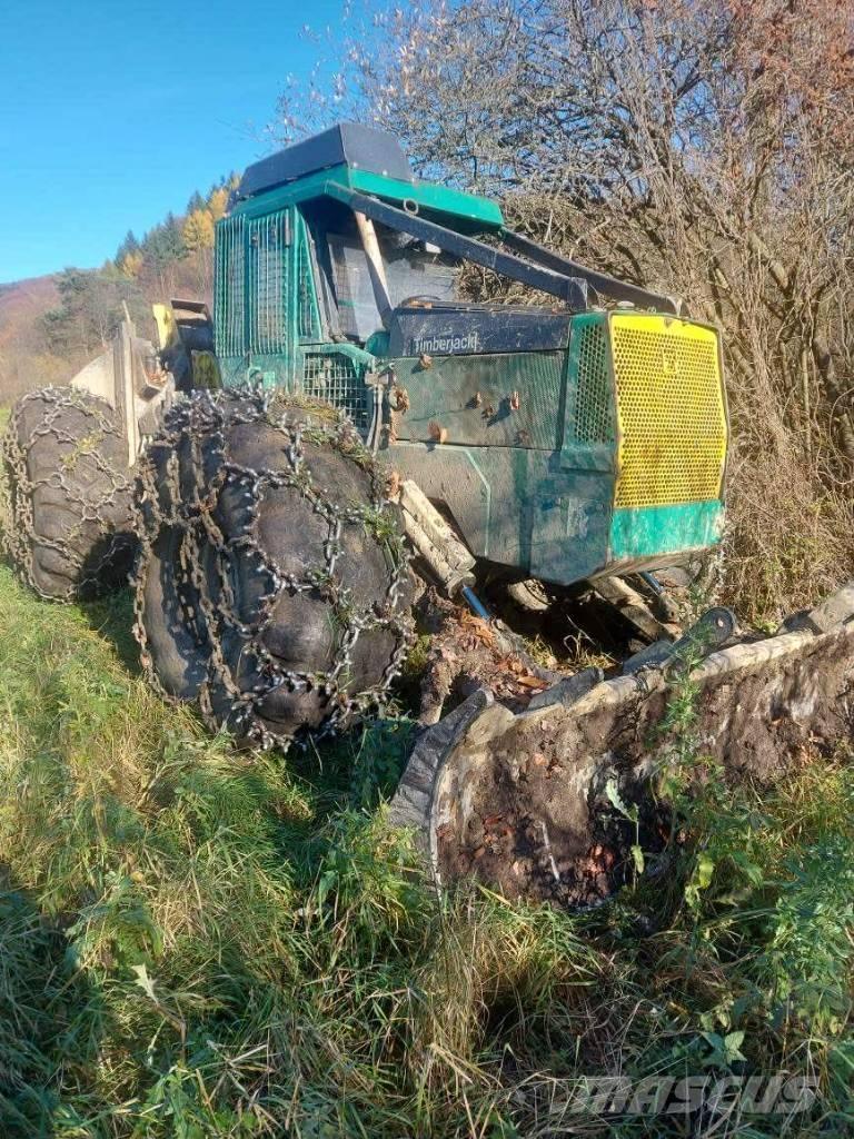 Timberjack 240C 목재스키더