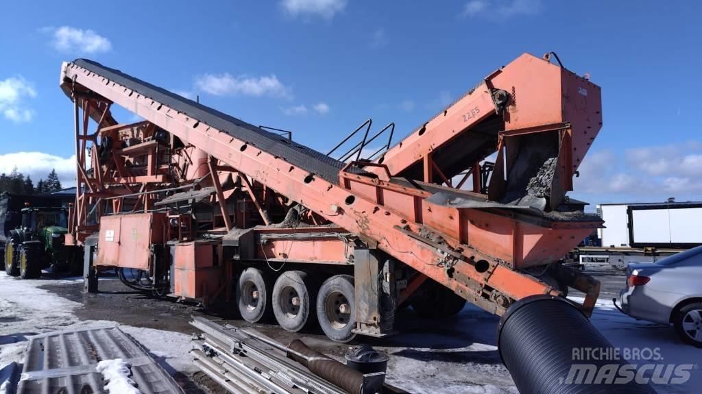 Metso GP 300 이동식 분쇄기