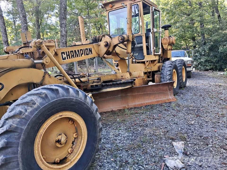 Champion 715 그레이더