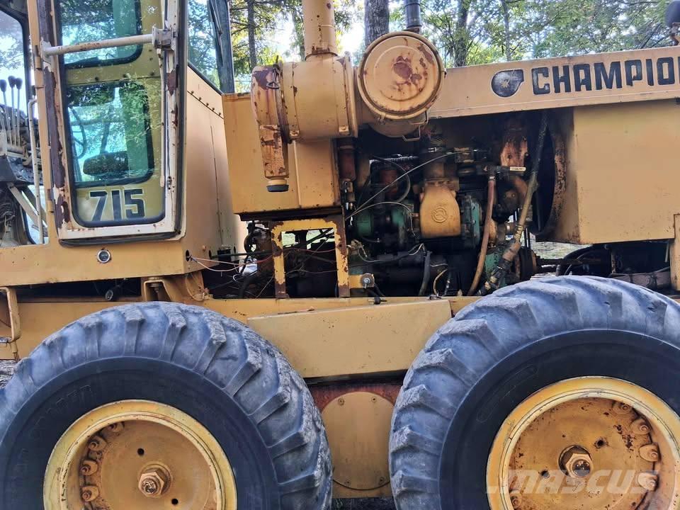 Champion 715 그레이더