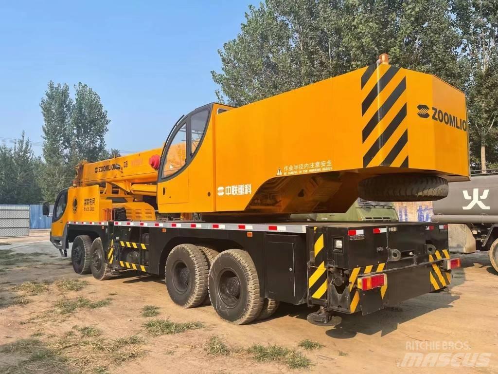 Zoomlion QY50V 자동 크레인