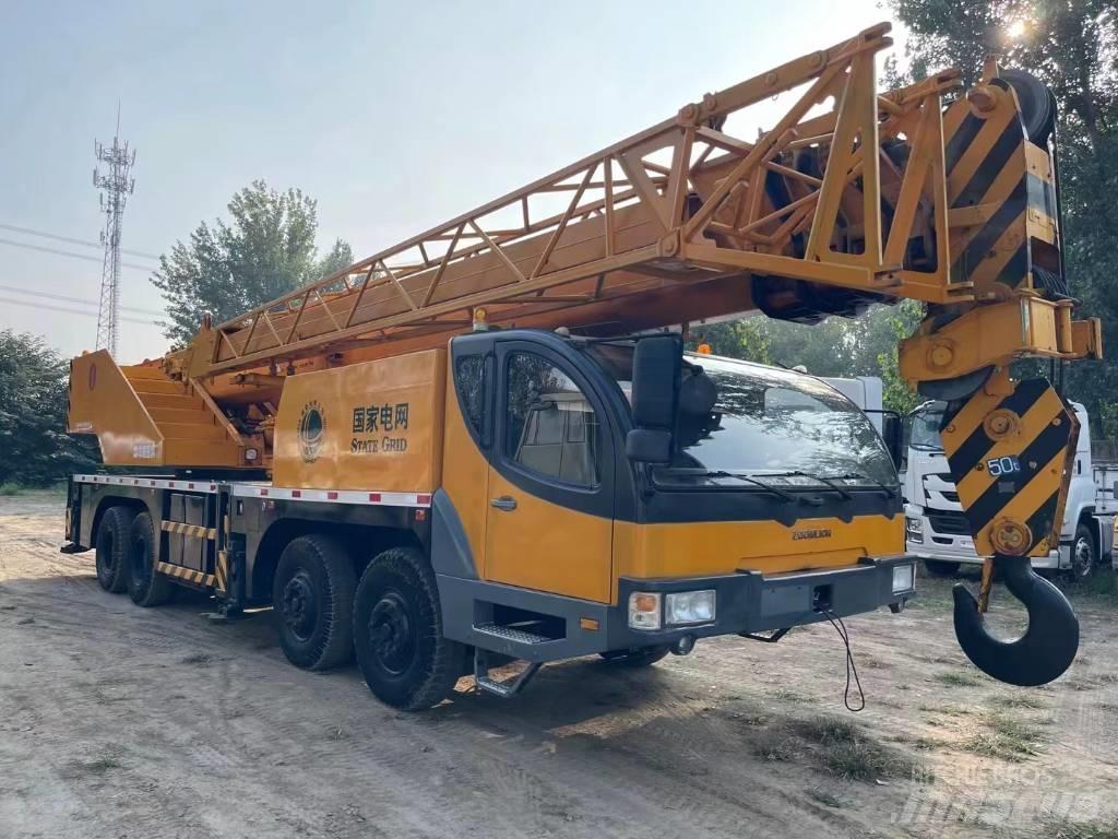 Zoomlion QY50V 자동 크레인