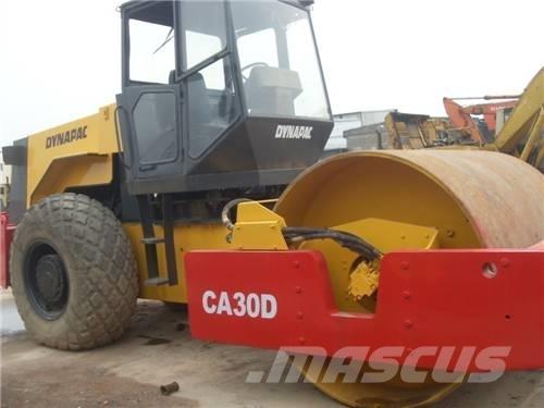 Dynapac CA 30 D 싱글 드럼 롤러