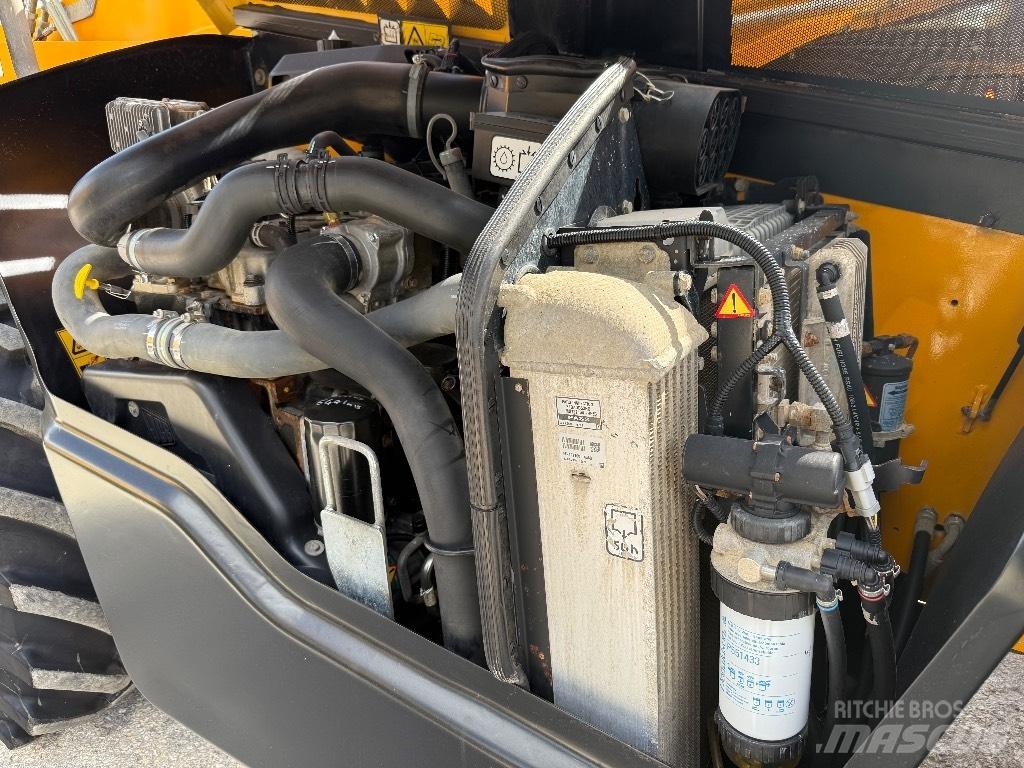 JCB 540-140 텔러 핸들러