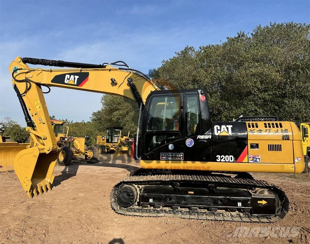 CAT 320 D 대형 굴삭기 29톤 이상