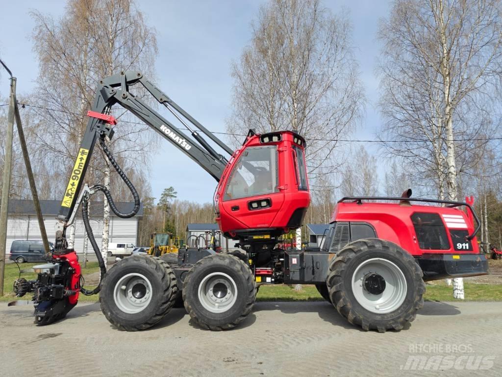 Komatsu 911 원목 하베스터