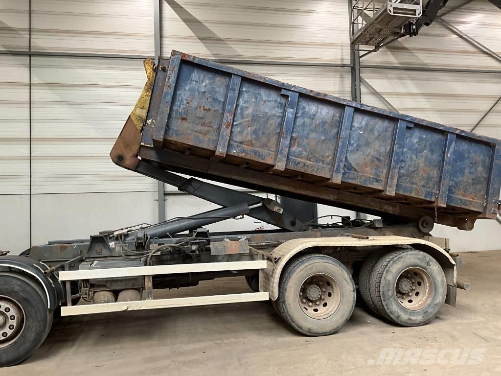 Volvo FH 16 520 8X4 훅 리프트 트럭