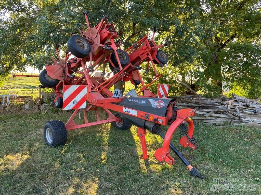 Kuhn GF8702T 갈퀴 및 테더