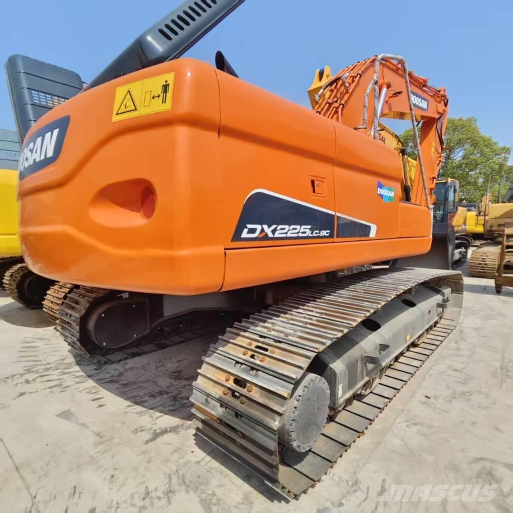 Doosan DX 225 LC 대형 굴삭기 29톤 이상