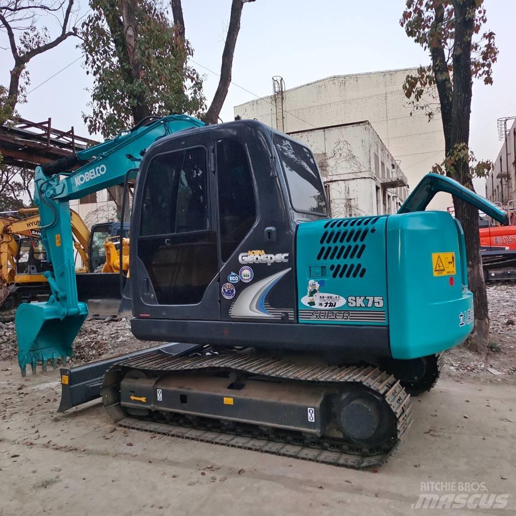 Kobelco SK75 중형굴삭기 7톤-28톤