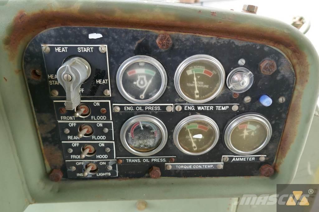 CAT D7F Ex-army 크롤러 도저