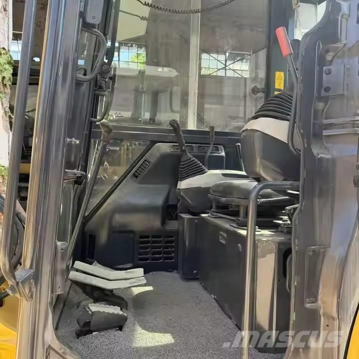 Komatsu PC55MR 소형 굴삭기 7톤 미만
