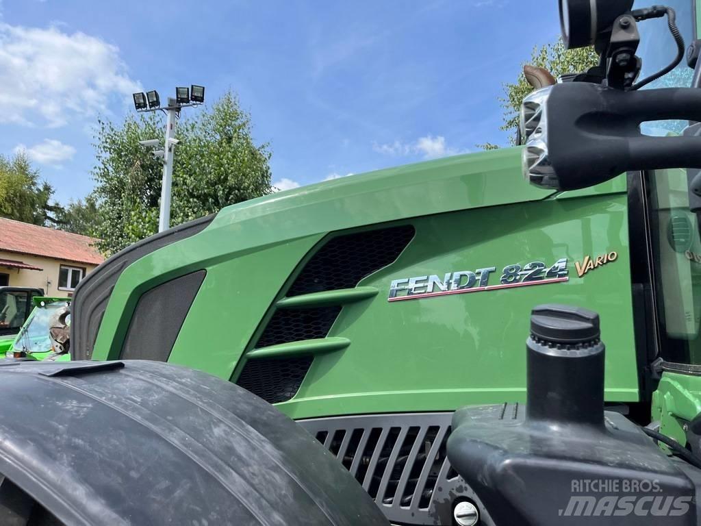 Fendt 824 VARIO 트랙터