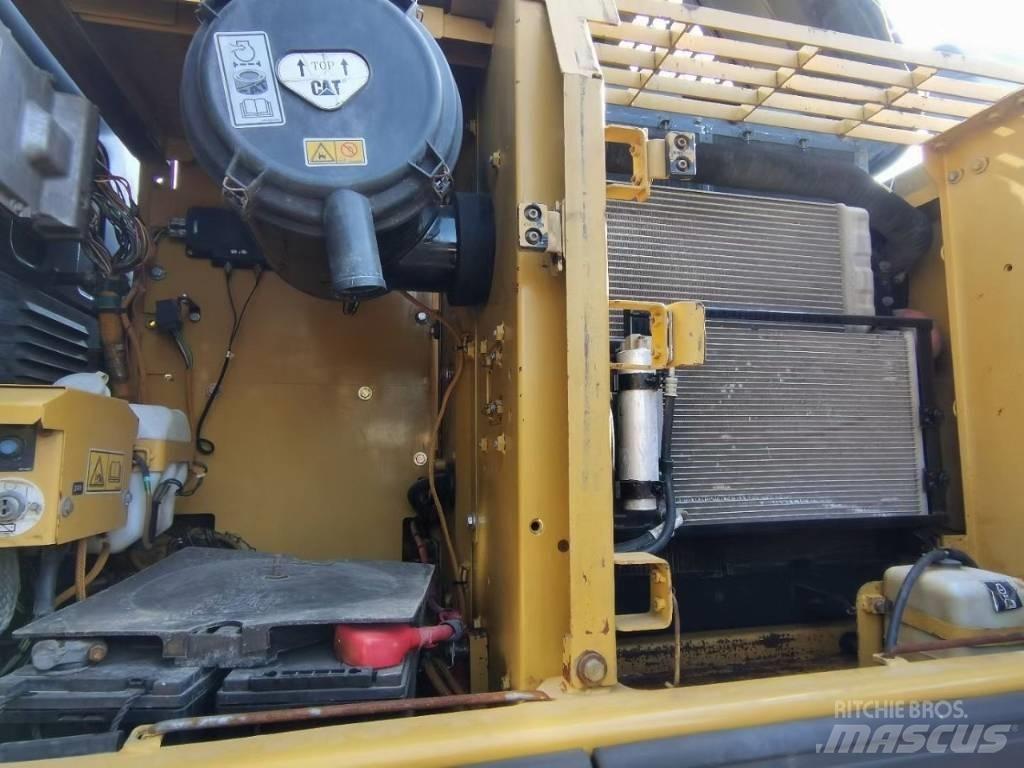 CAT 320 중형굴삭기 7톤-28톤