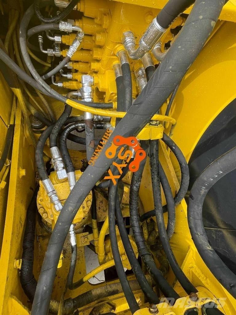 Komatsu PC 120 대형 굴삭기 29톤 이상