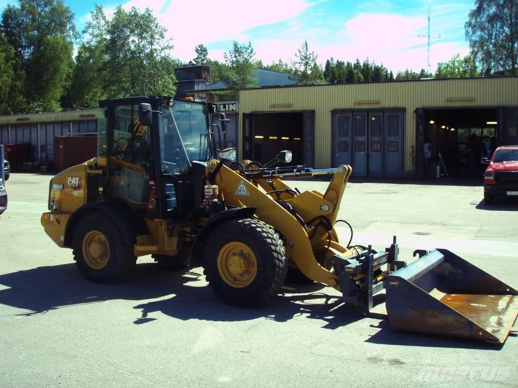 CAT 906 M  휠로우더