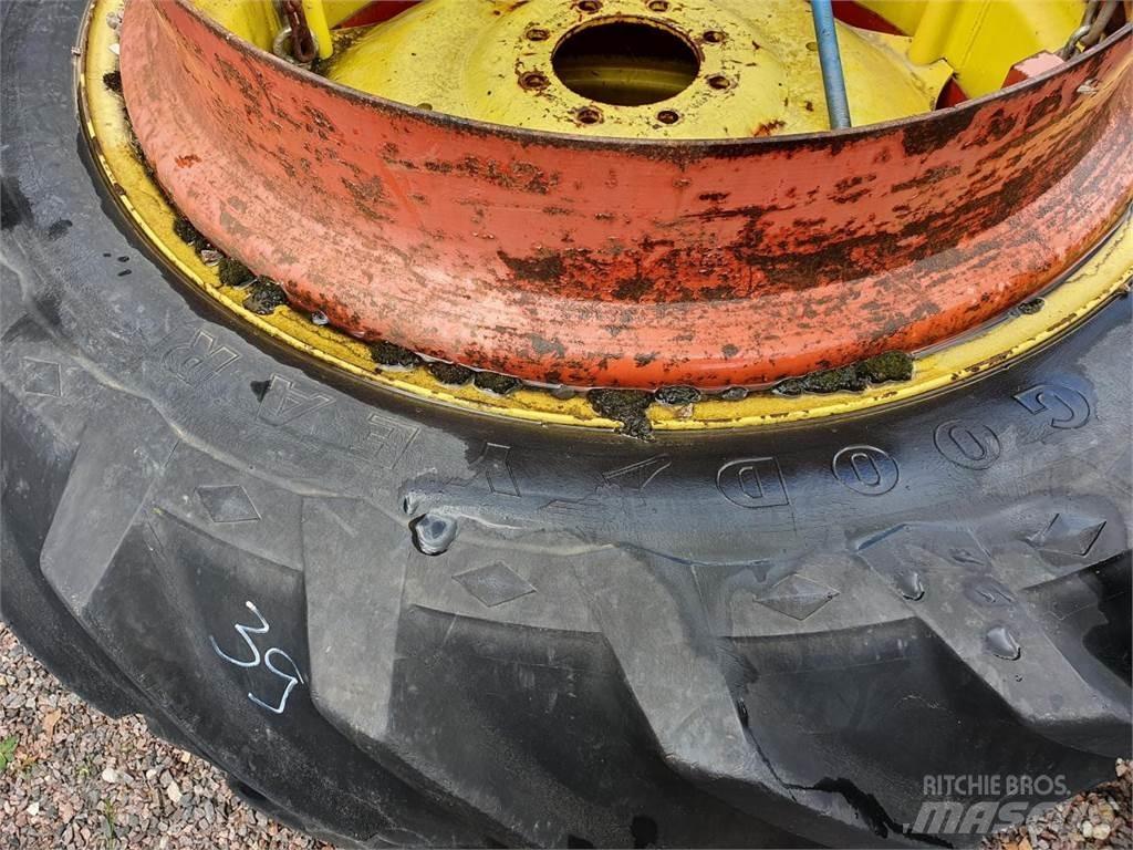 Goodyear 136-38 x2 타이어, 휠 및 림