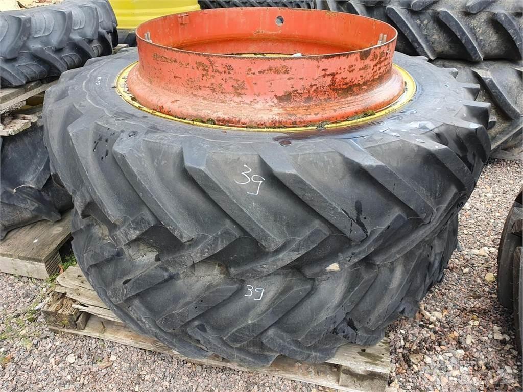 Goodyear 136-38 x2 타이어, 휠 및 림
