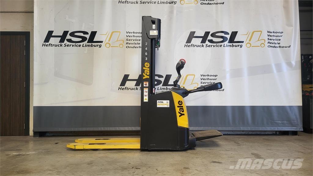 Yale MS12X 보행식 리치 지게차