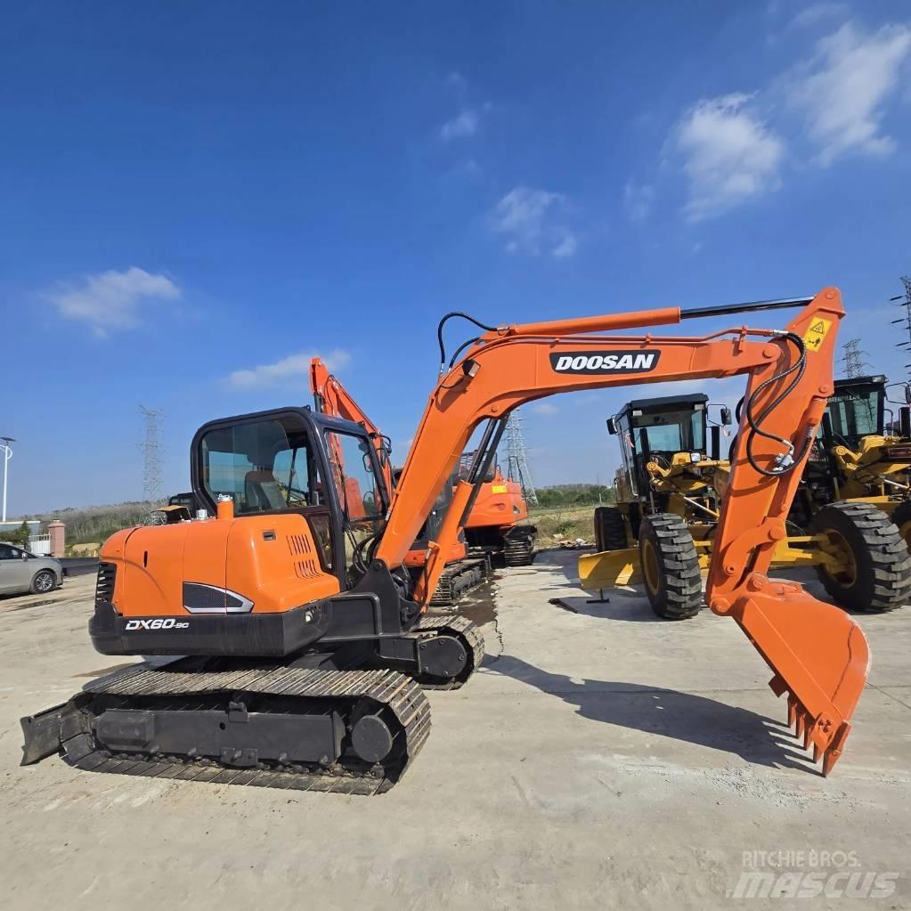 Doosan DX 60-9C 소형 굴삭기 7톤 미만