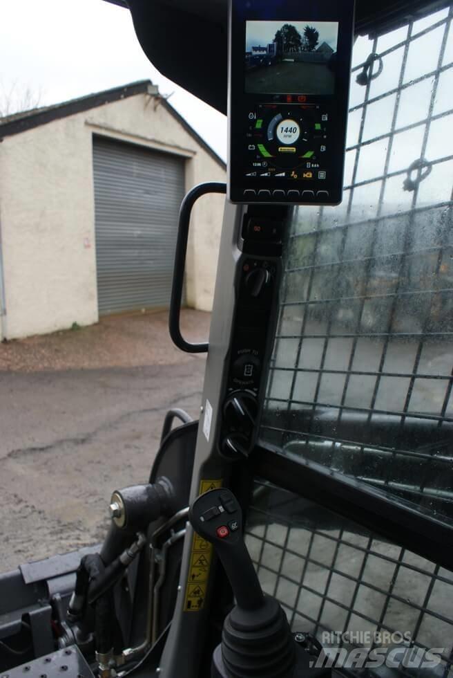 New Holland L 318 미니 로더