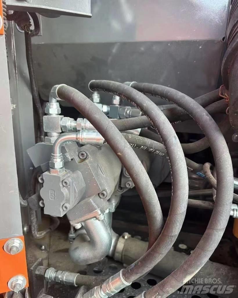 Hitachi 70 대형 굴삭기 29톤 이상