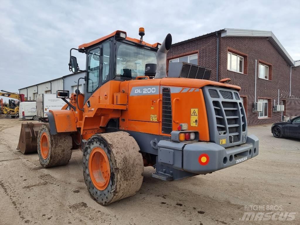 Doosan DL 200-3  휠로우더