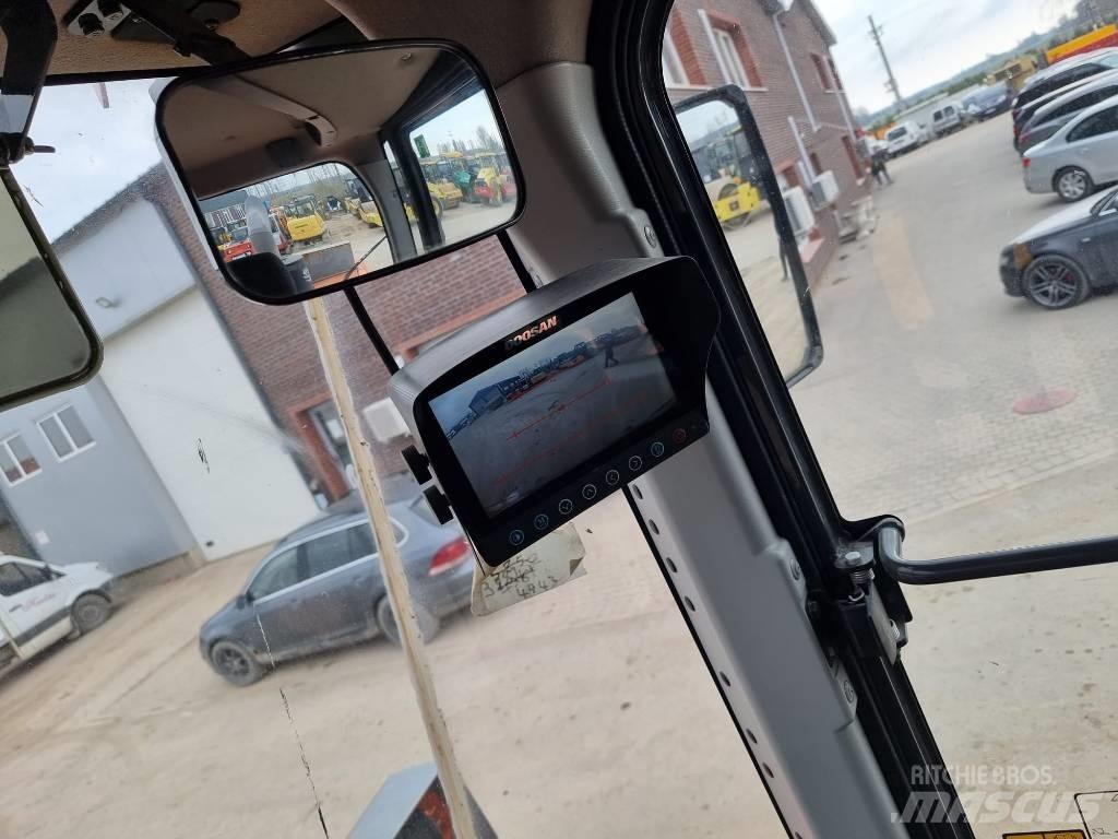 Doosan DL 200-3  휠로우더