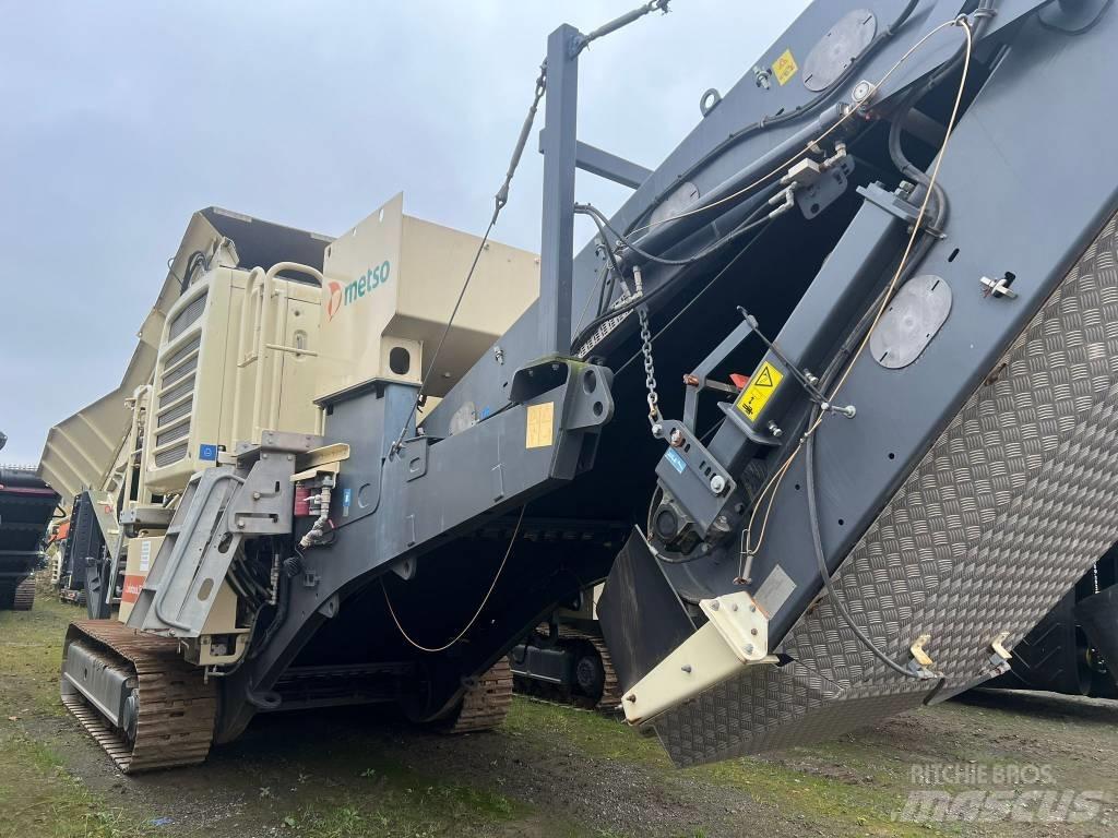 Metso LT 300 HP 이동식 분쇄기