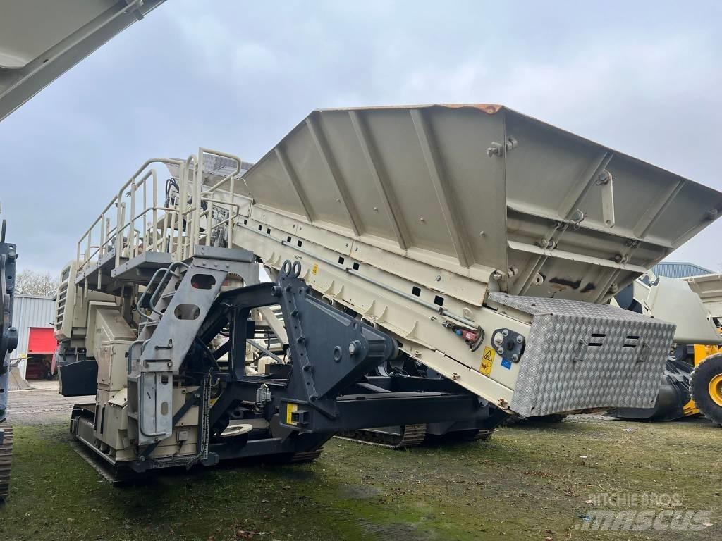 Metso LT 300 HP 이동식 분쇄기
