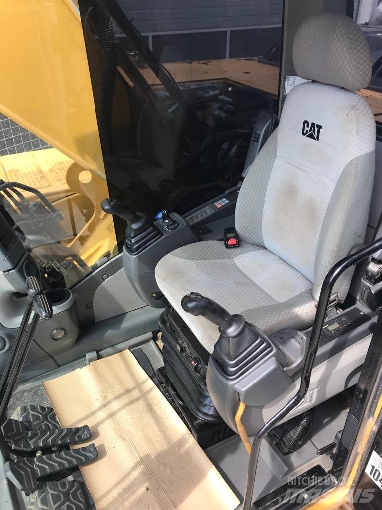 CAT 324D 대형 굴삭기 29톤 이상