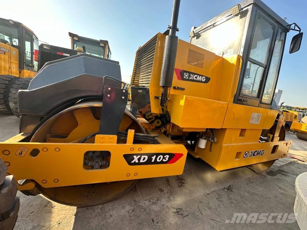 XCMG XD 103 토양 다짐기