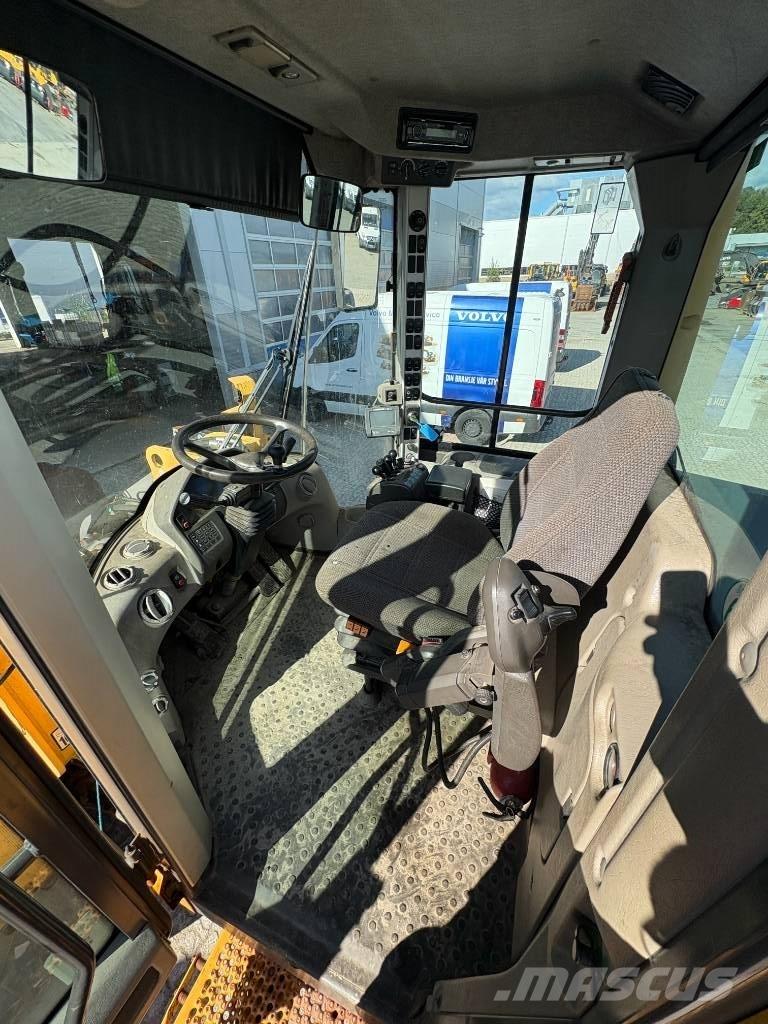 Volvo L110F  휠로우더