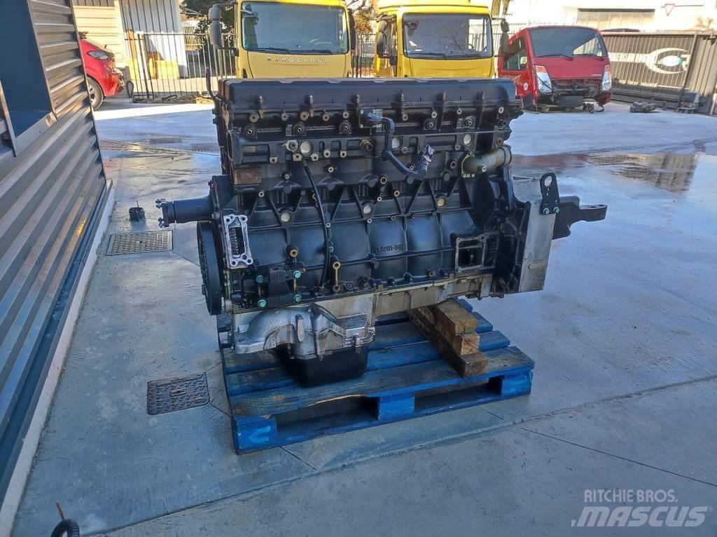 MAN D2676 540 hp 엔진