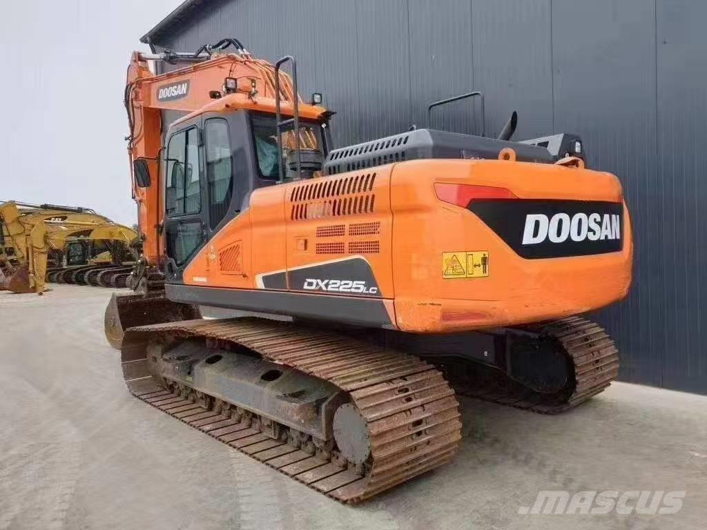 Doosan DX 225 LC 대형 굴삭기 29톤 이상