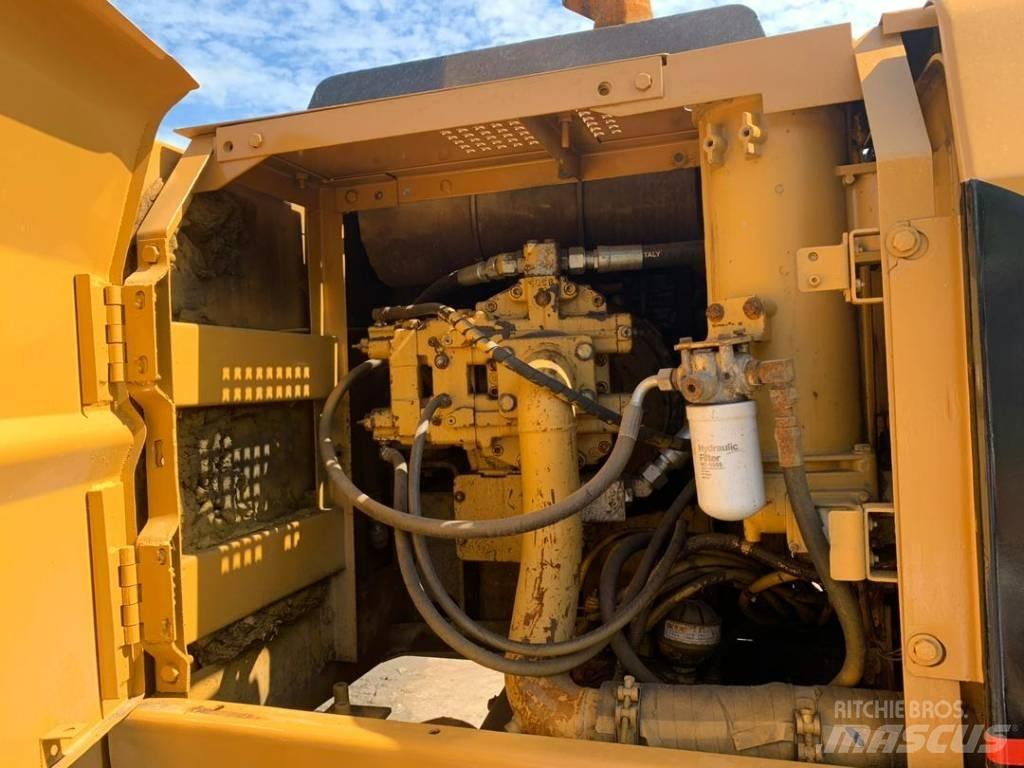 CAT 320BL 대형 굴삭기 29톤 이상
