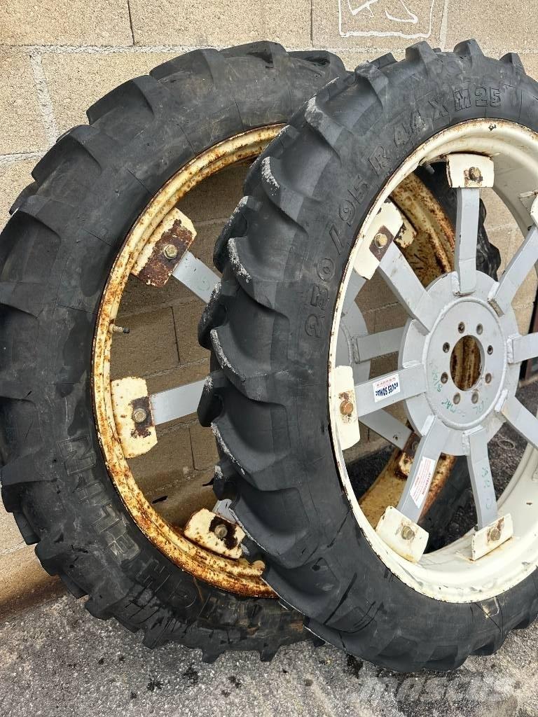 Michelin 230/95R48 타이어, 휠 및 림