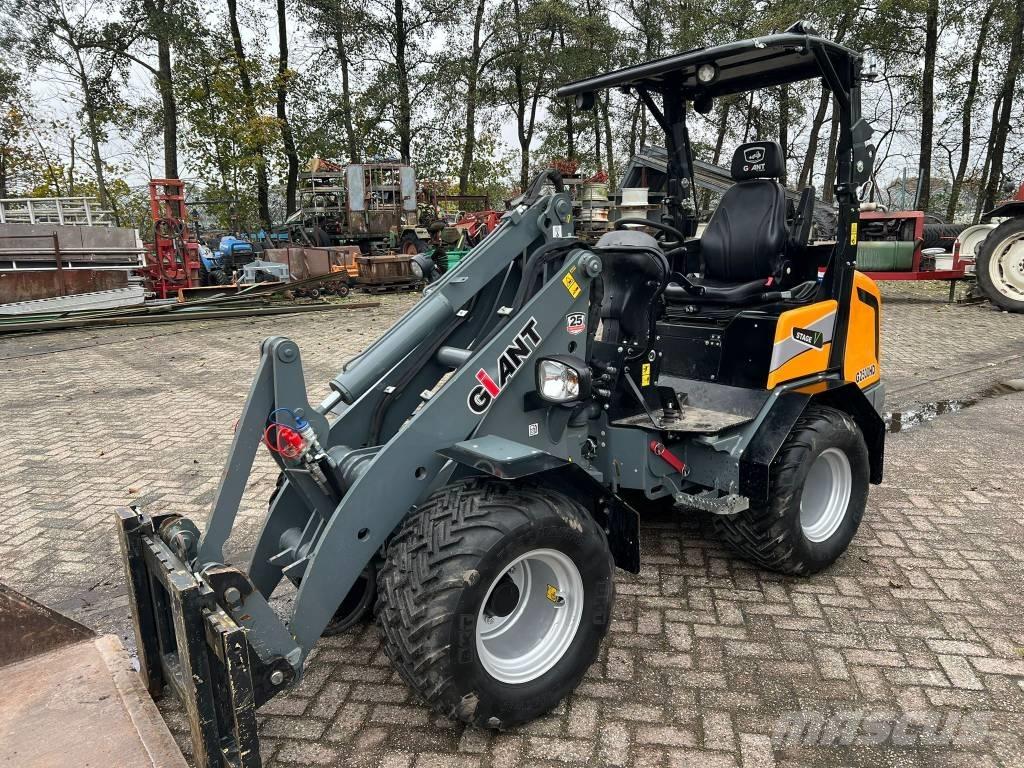 GiANT G 2500 HD 미니 로더
