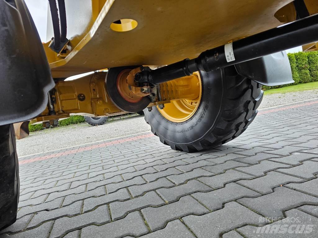 CAT 906 M  휠로우더