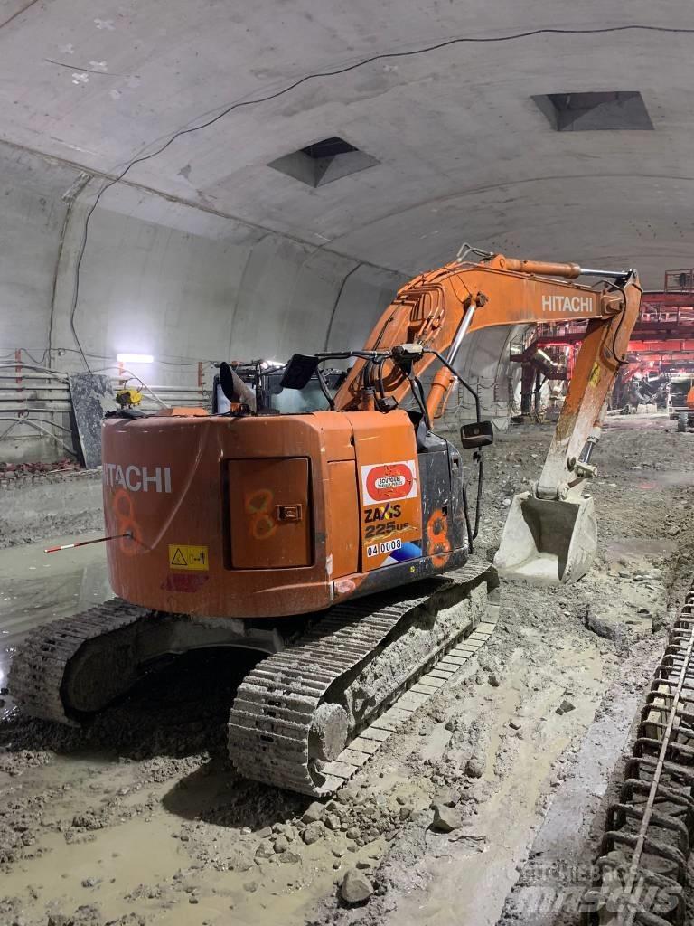 Hitachi ZX225US-5A 건설 장비 - 기타